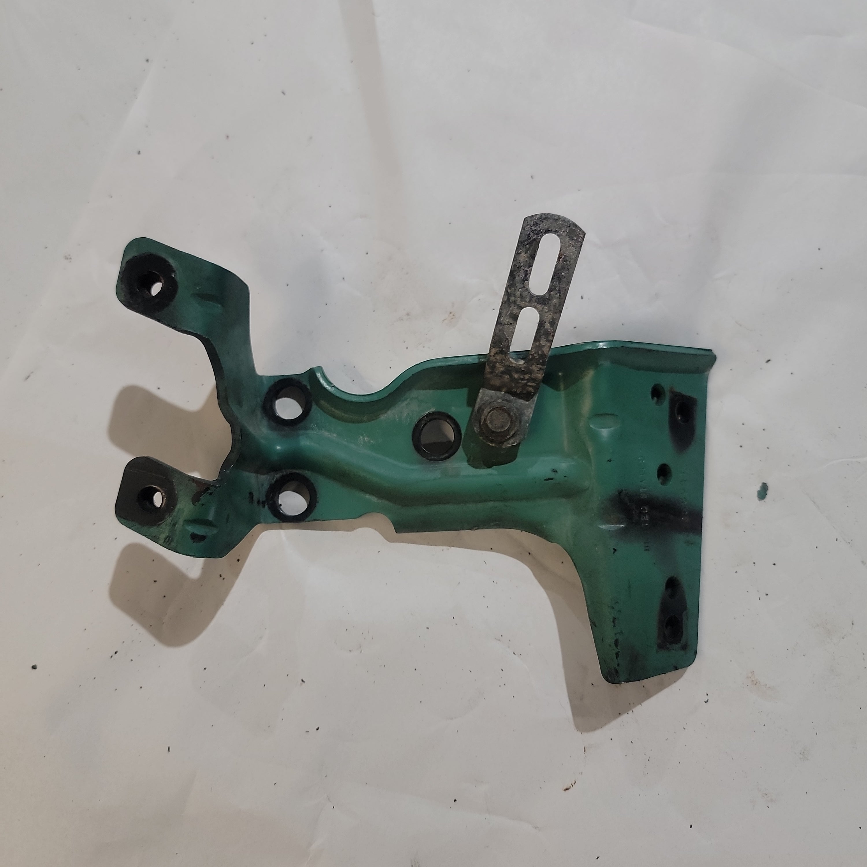 Volvo 22058541 Engine Bracket for D13 Engines | Used │ Volvo 