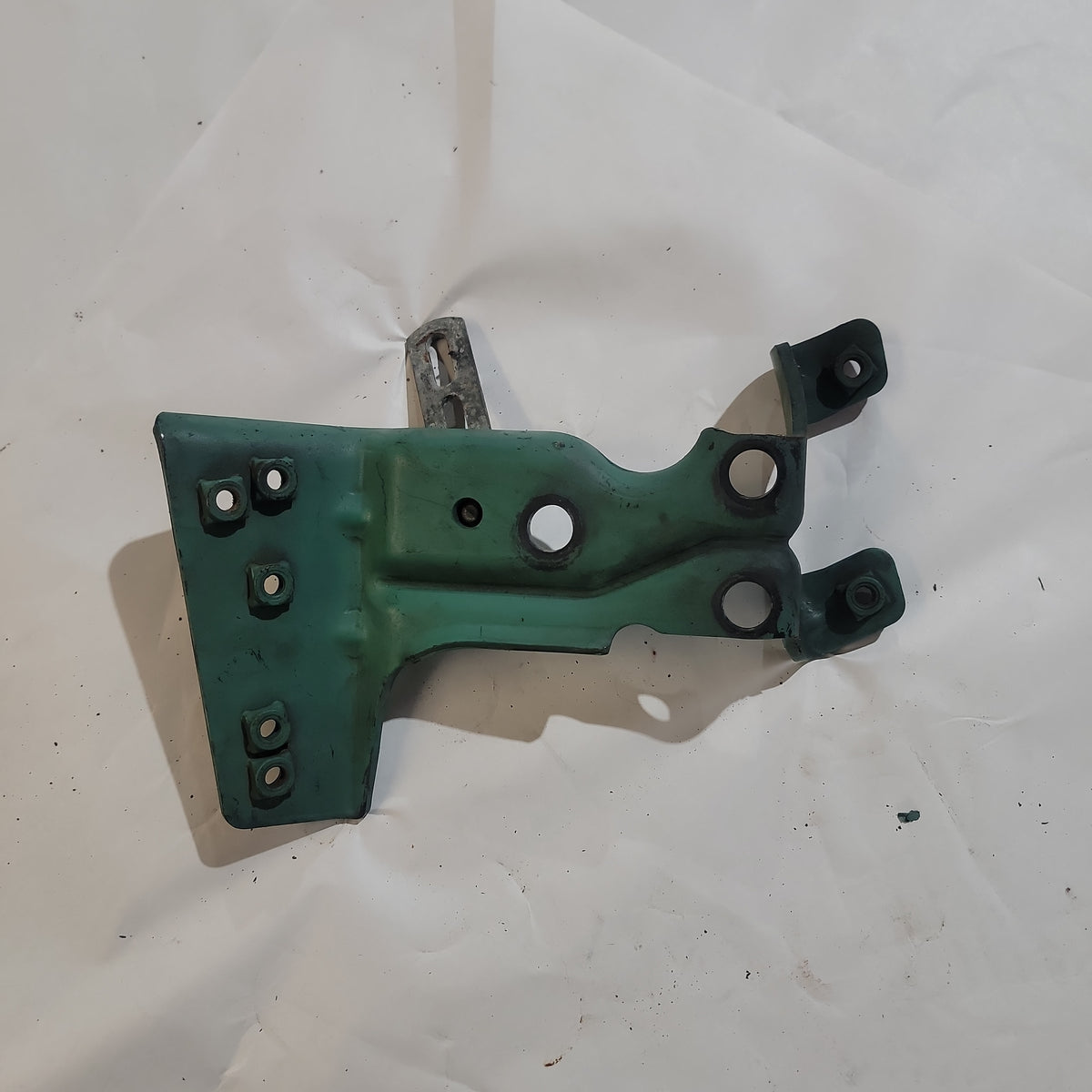 Volvo 22058541 Engine Bracket for D13 Engines | Used │ Volvo 