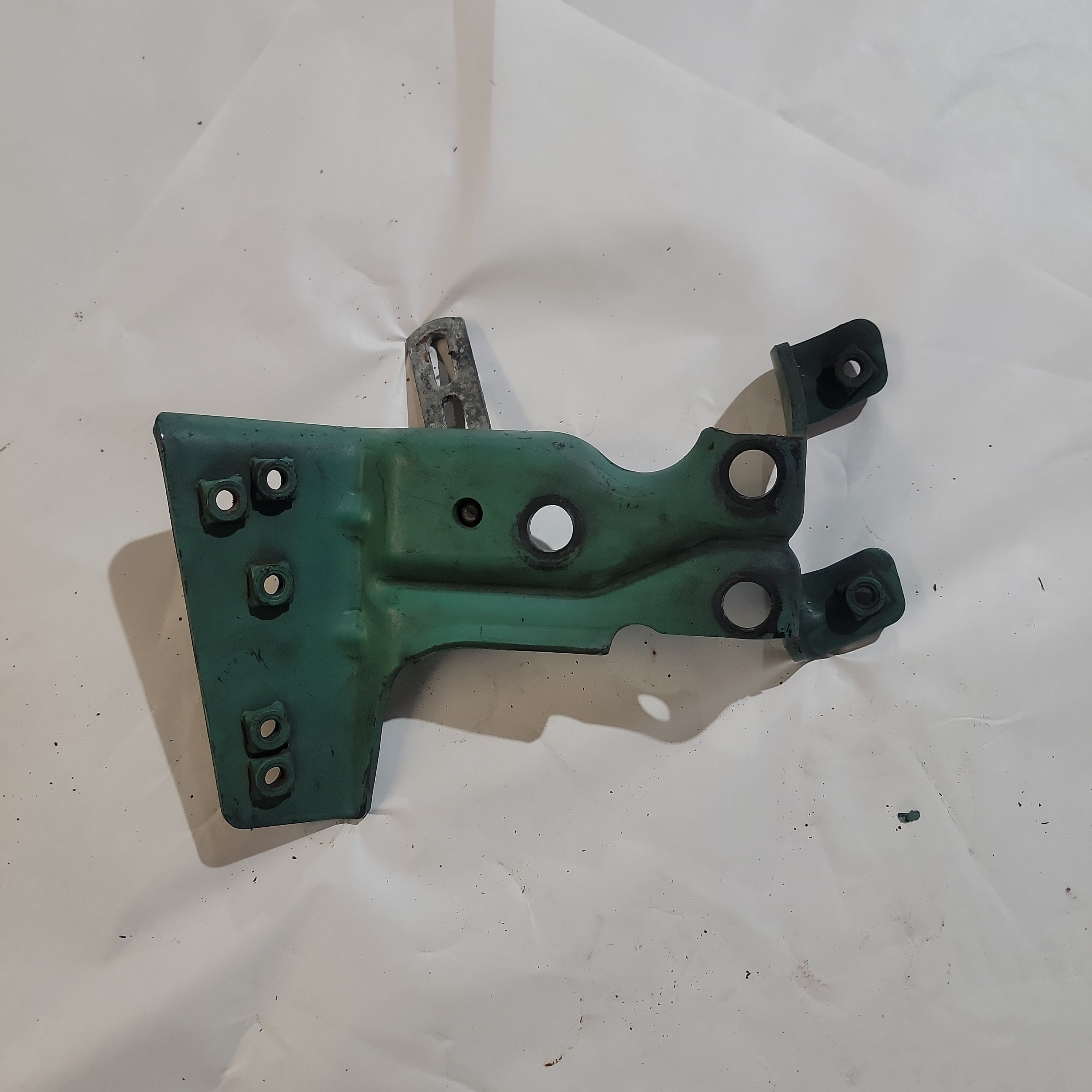 Volvo 22058541 Engine Bracket for D13 Engines | Used │ Volvo 