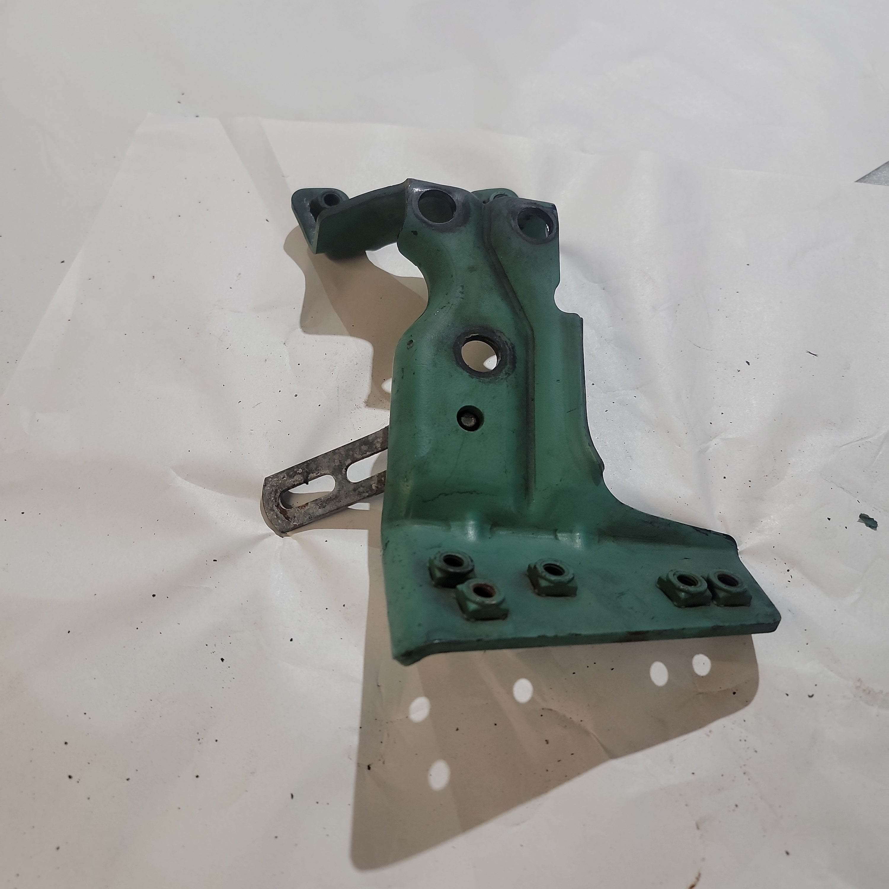 Volvo 22058541 Engine Bracket for D13 Engines | Used │ Volvo 