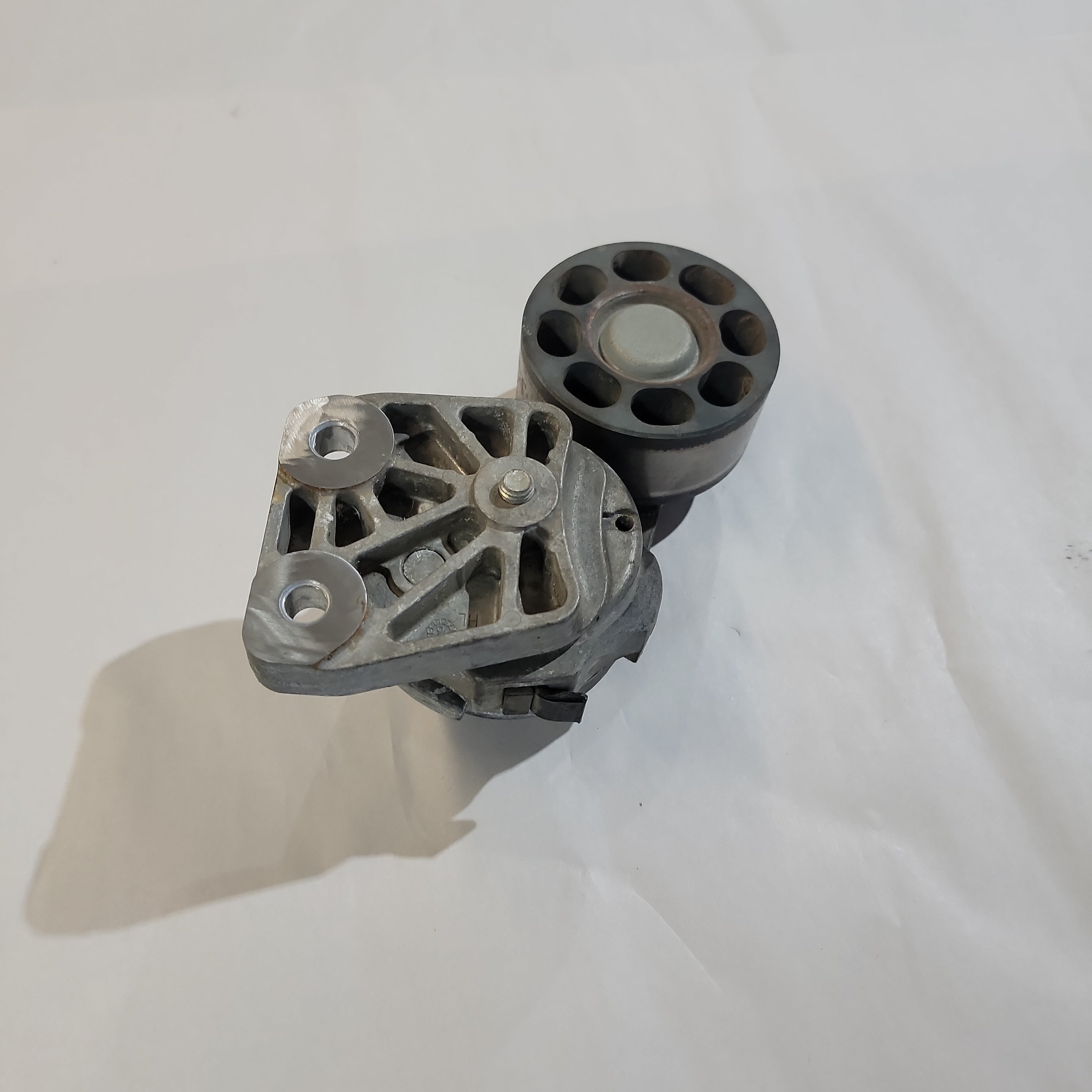 Volvo 21454379 D13 AC Belt Tensioner | Used │ Volvo 