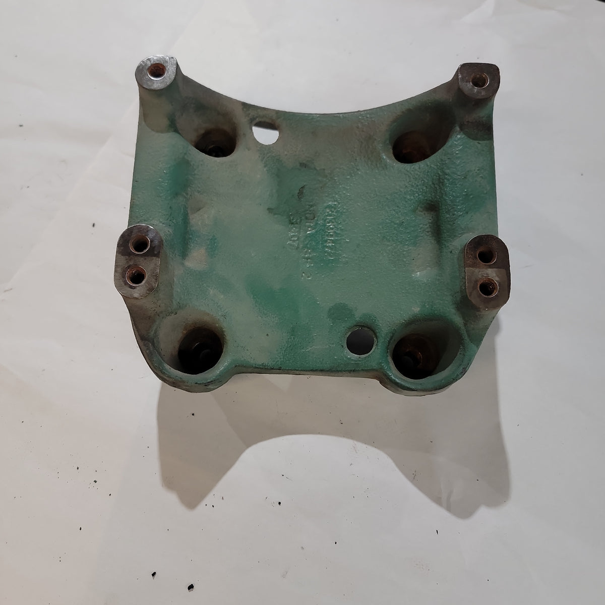 Volvo 21399472 VNL/D13 Alternator bracket | Used │ Volvo 