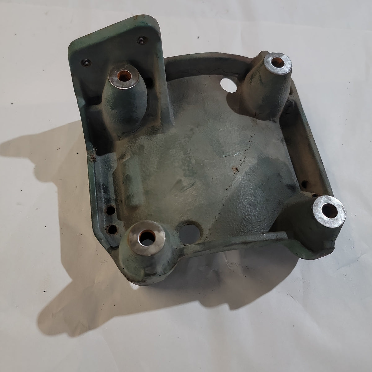 Volvo 21399472 VNL/D13 Alternator bracket | Used │ Volvo 