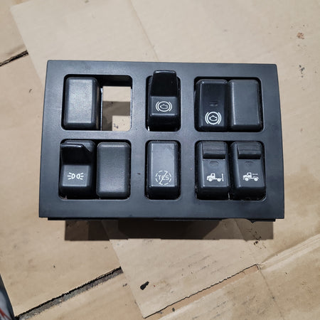 Volvo 3175601 Switch Panel For Volvo VNL | Used │ Volvo 