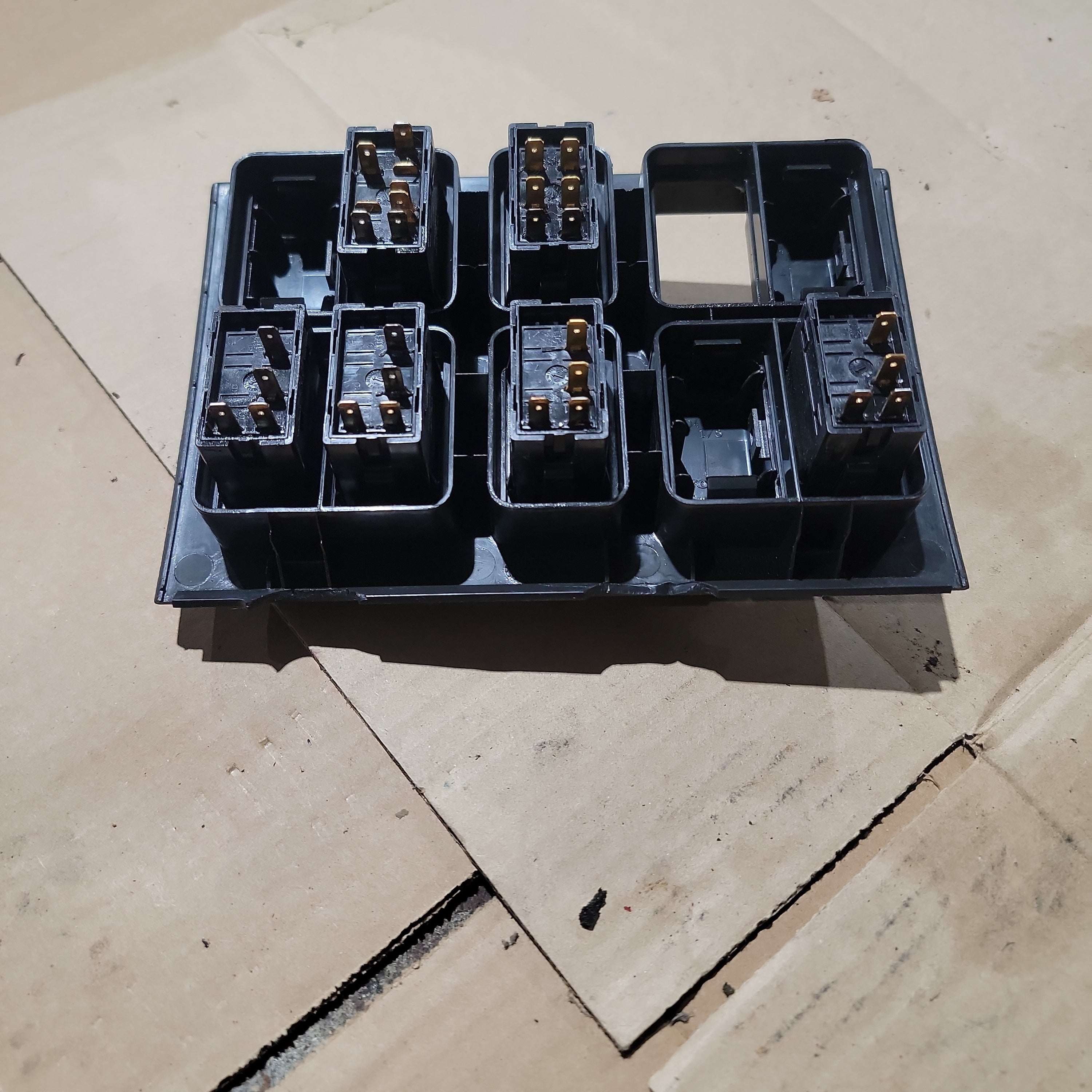 Volvo 3175601 Switch Panel For Volvo VNL | Used │ Volvo 