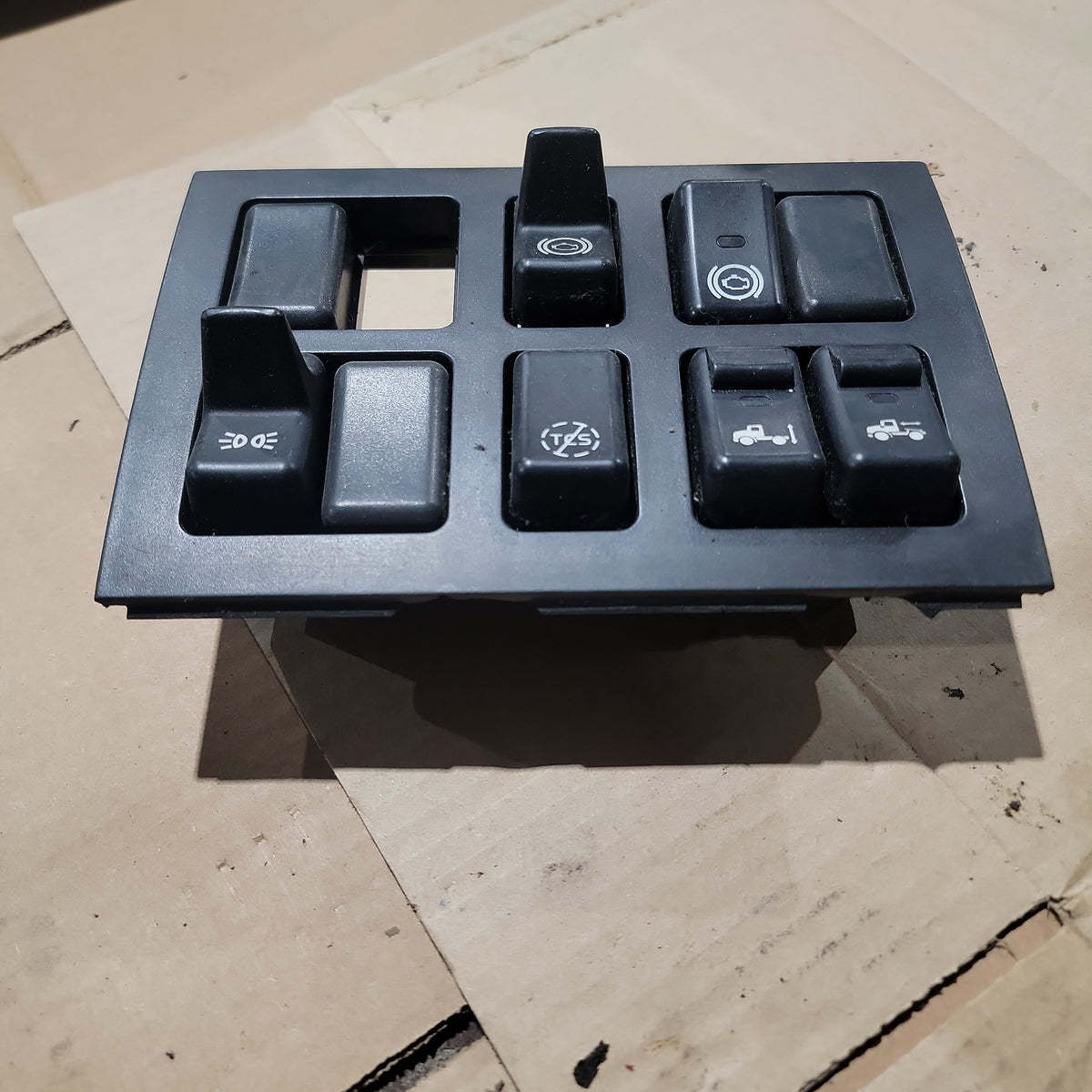 Volvo 3175601 Switch Panel For Volvo VNL | Used │ Volvo 