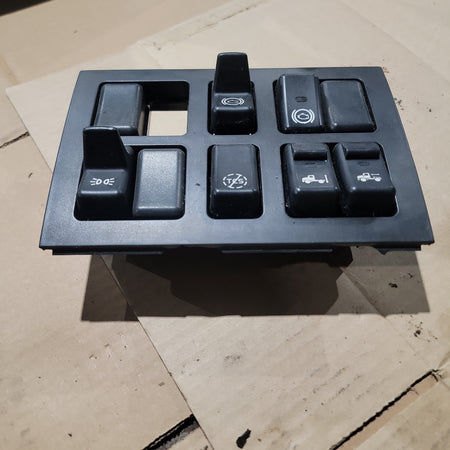 Volvo 3175601 Switch Panel For Volvo VNL | Used │ Volvo 