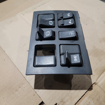 Volvo 3175601 Switch Panel For Volvo VNL | Used │ Volvo 