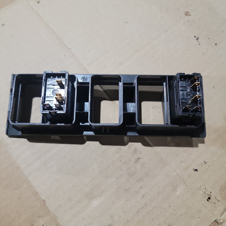 Volvo 3175615 Dash Rocker Panel for Volvo VNL | Used │ Volvo 