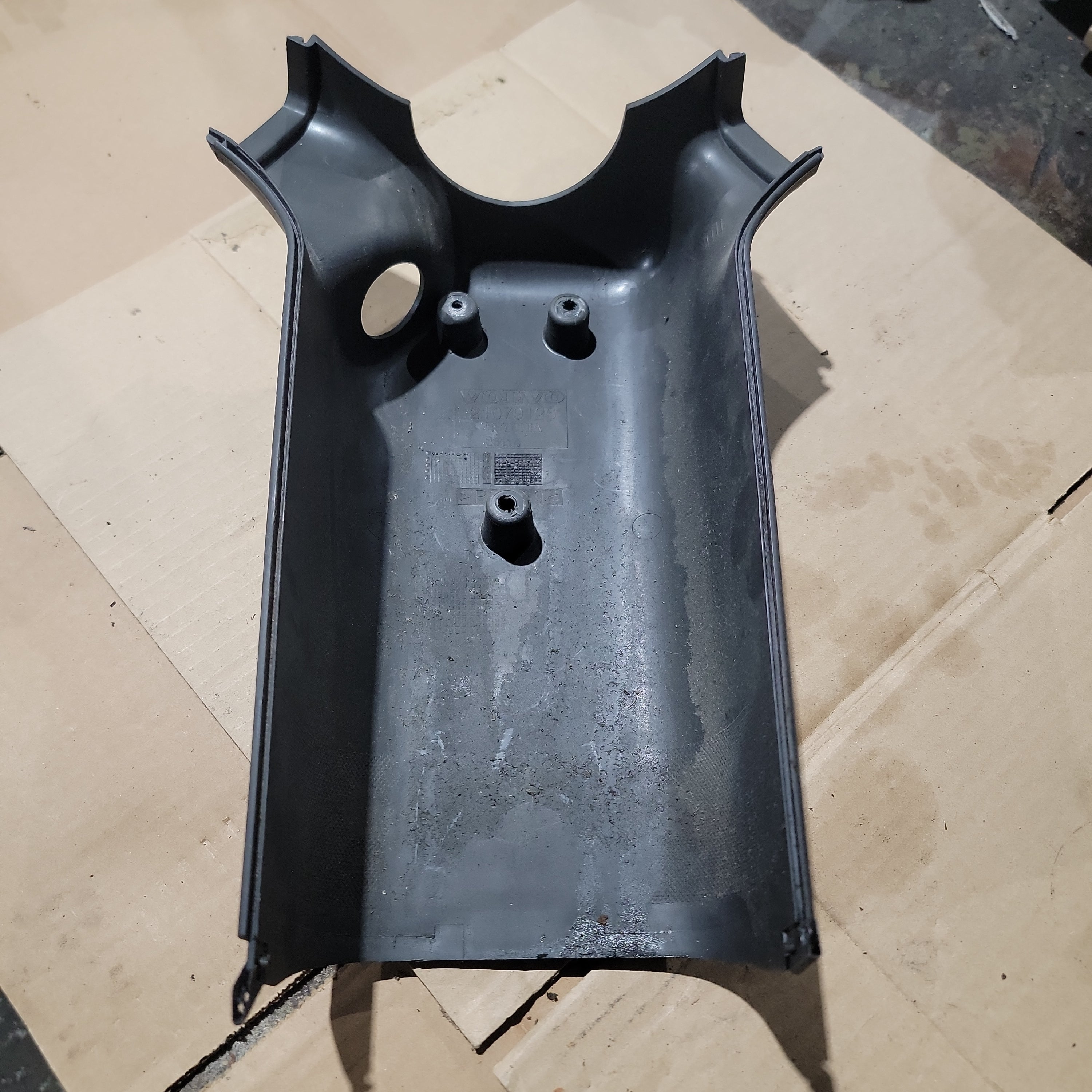 Volvo 21079126 Interior Trim Panel for Volvo VNL | Used