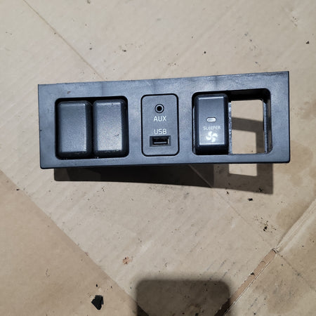 Volvo 3175616 Dash Switch Panel for Volvo VNL | Used │ Volvo 