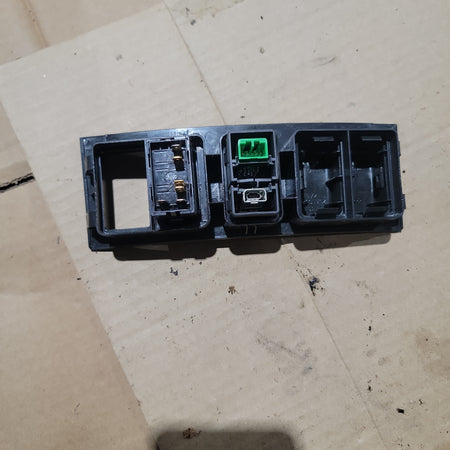 Volvo 3175616 Dash Switch Panel for Volvo VNL | Used │ Volvo 