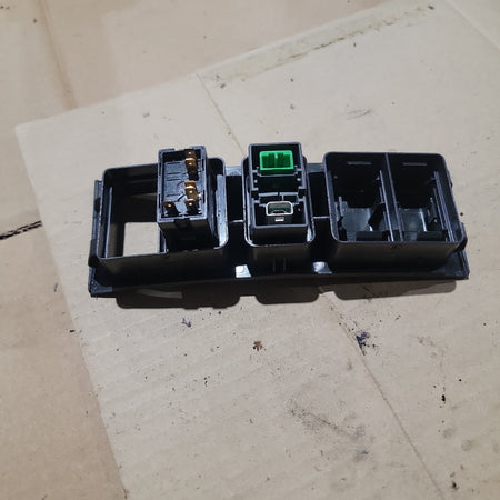 Volvo 3175616 Dash Switch Panel for Volvo VNL | Used │ Volvo 