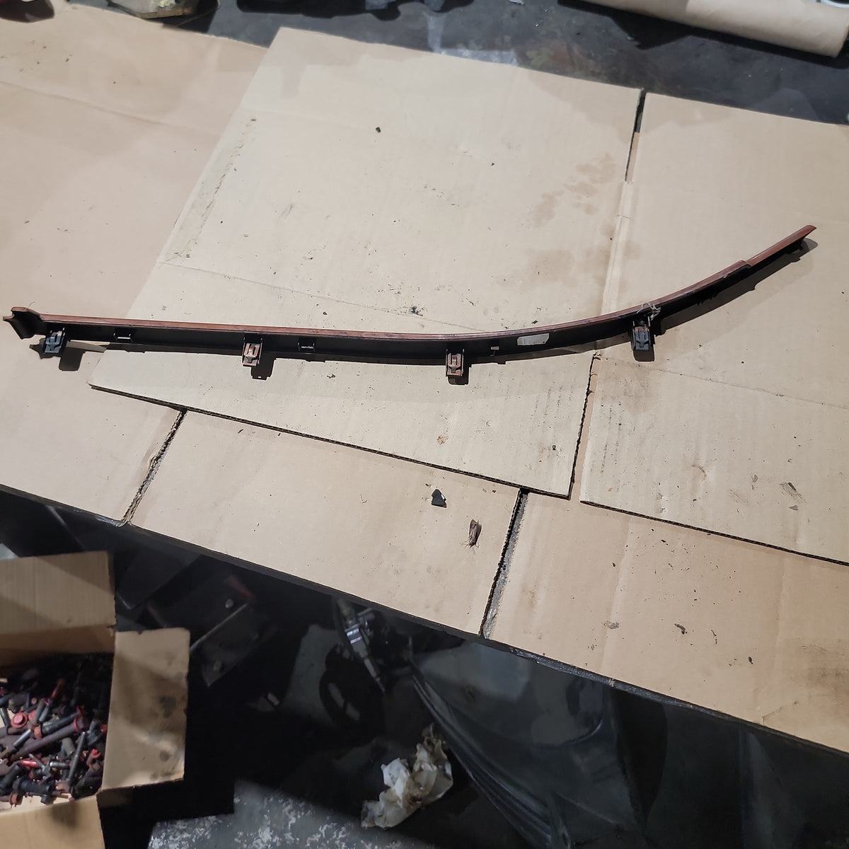 Volvo 20467356 Dash Trim for Volvo VNL | Used │ Volvo 