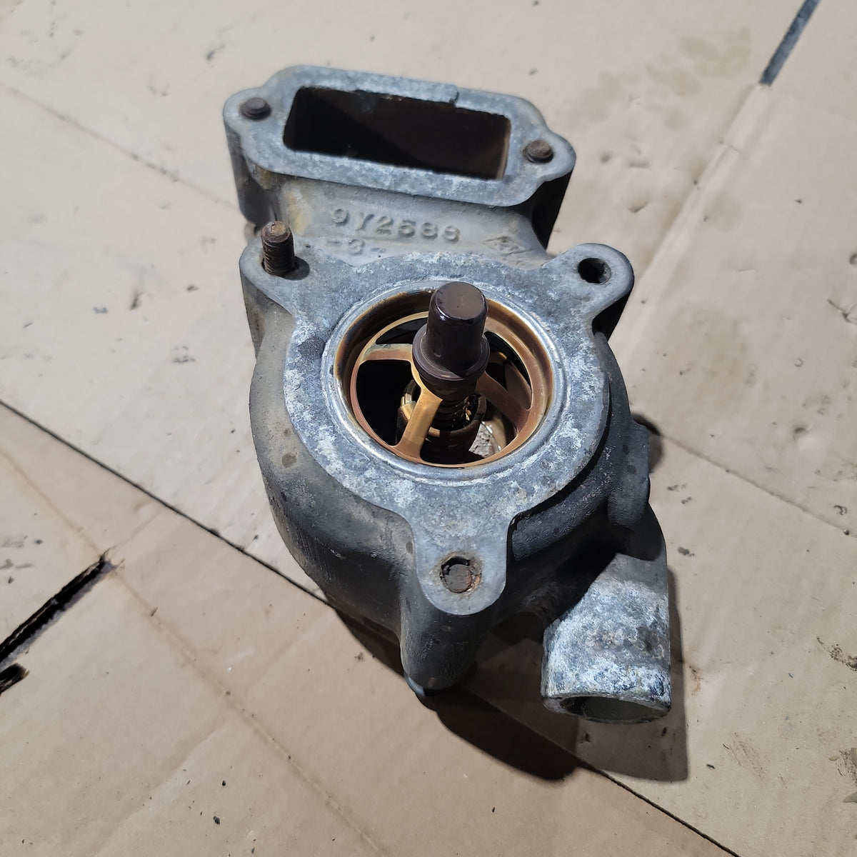 Cat 9y2586 Thermostat Housing for C15 engines| Used │ Volvo 