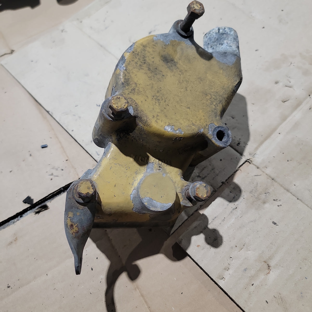 Cat 9y2586 Thermostat Housing for C15 engines| Used │ Volvo 