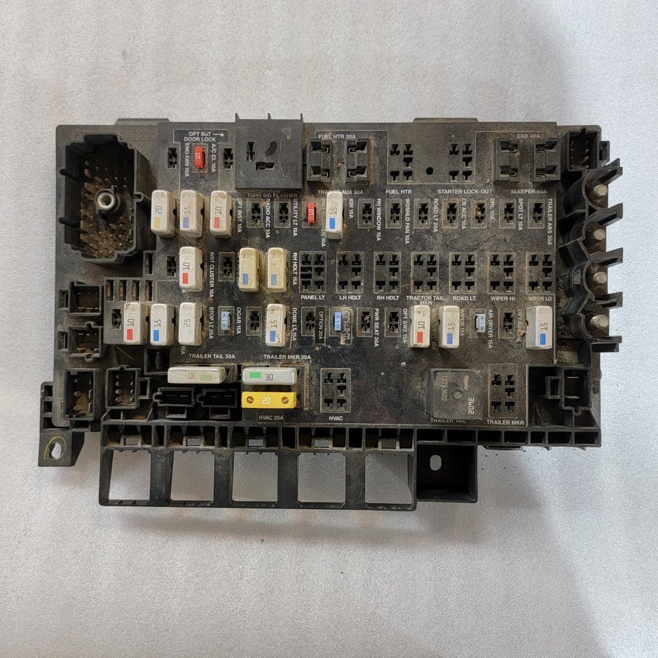 Freightliner A06-40943-000 Power Distribution Module │ Freightliner 