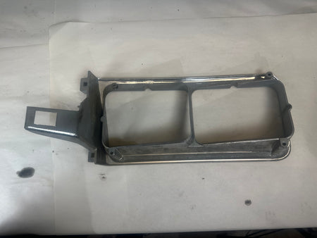 Used Freightliner Headlight Bezel 06-15233-000│ LH Side │ Freightliner 
