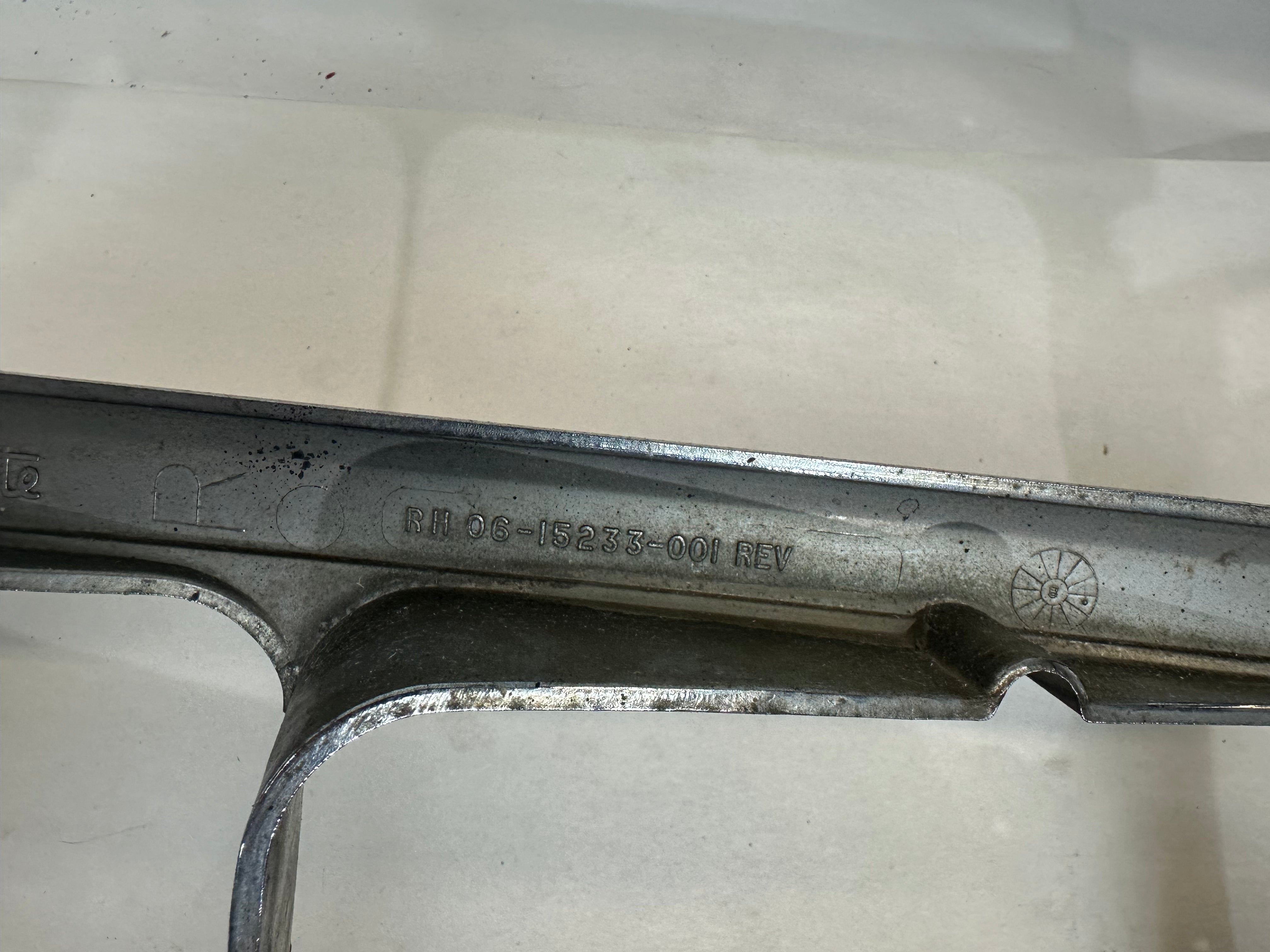 Used Freightliner Headlight Bezel 06-15233-001 │ RH Side │ Freightliner 