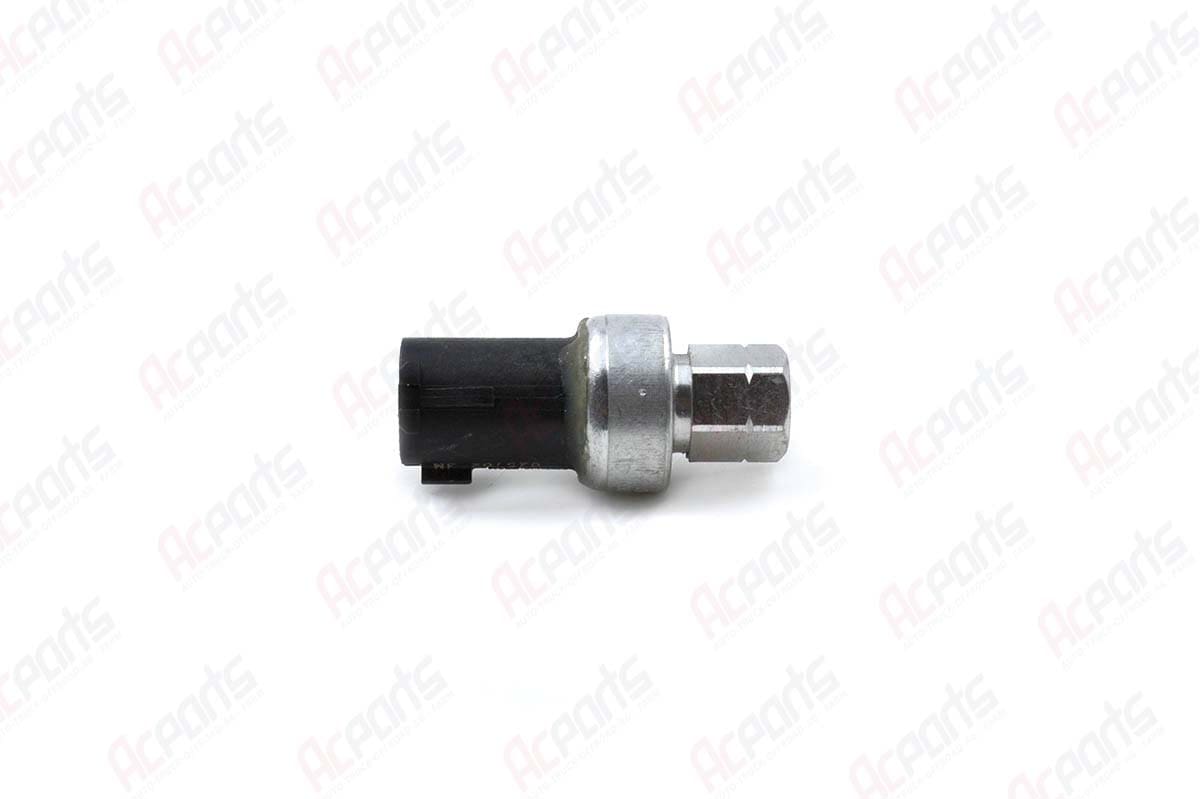 Freightliner 22-60646-000 A/C Pressure Transducer – M10 3-Pin