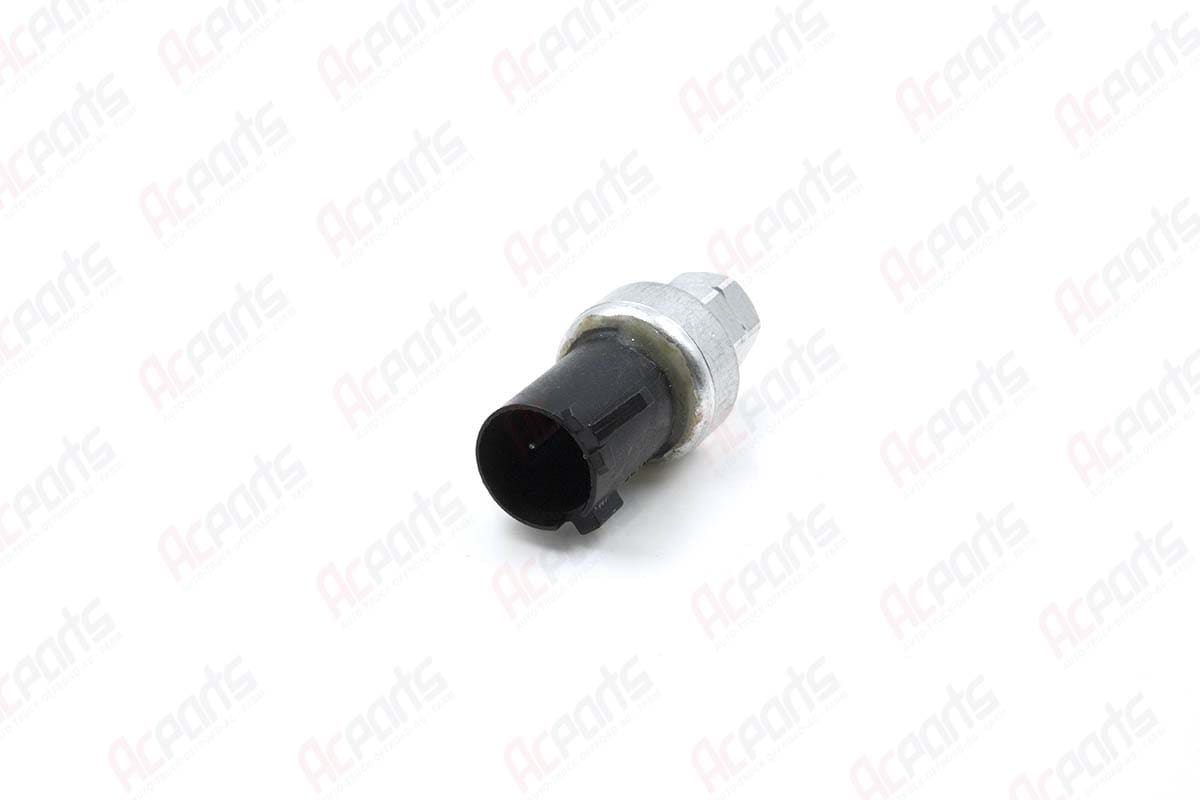 Freightliner 22-60646-000 A/C Pressure Transducer – M10 3-Pin