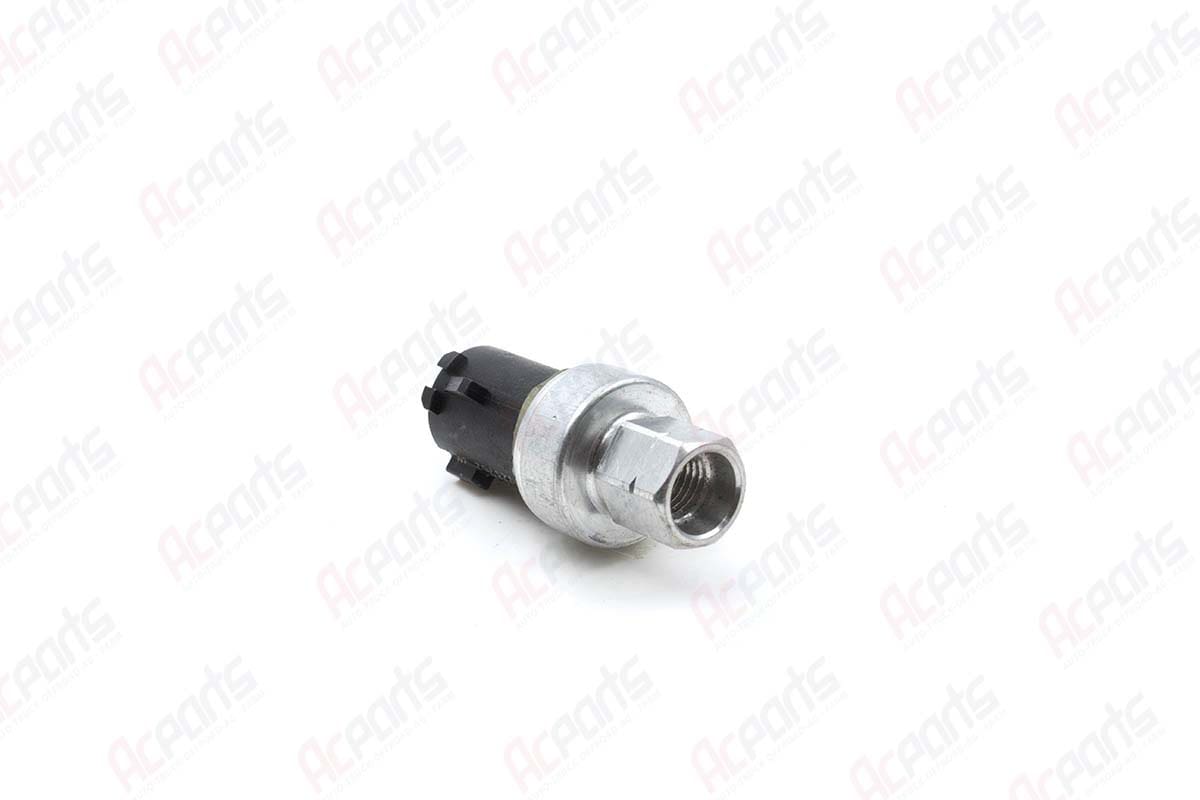 Freightliner 22-60646-000 A/C Pressure Transducer – M10 3-Pin